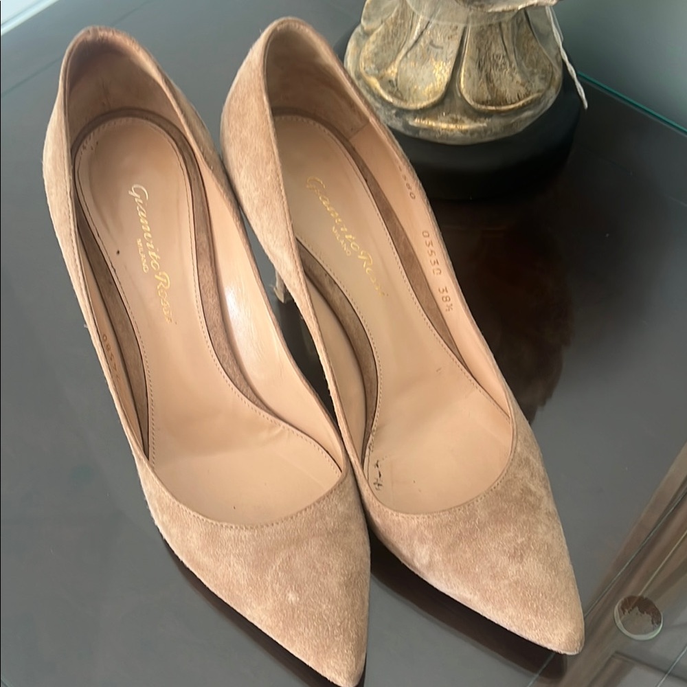 Gianvito Rossi Tan Suede Women's Pumps